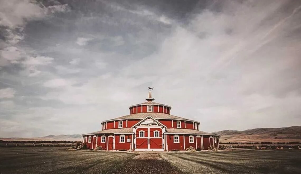 The Historic Round Barn at Twin Bridges-A Montana Icon