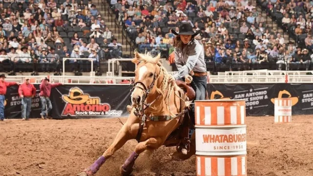Hailey Kinsel: NFR Arena Record in Barrel Racing🏆 Breaking records and chasing dreams—Hailey Kinsel reigns supreme! 🐎✨🌟 Witness her unstoppable barrel racing legacy. 💪🤠📸 Swipe to relive the moment that made history! 🌟https://cowgirlspromise.us/hailey-kinsel-nfr-arena-record-in-barrel-racing/#HaileyKinsel #BarrelRacing #NFR2024 #EquestrianChampion